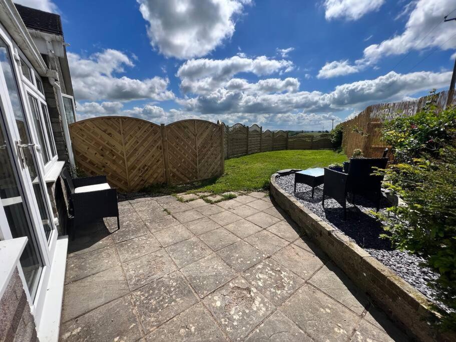 2 Bedroom Holiday Home In The Heart Of West Wales St Clears Exteriér fotografie