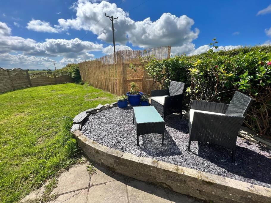2 Bedroom Holiday Home In The Heart Of West Wales St Clears Exteriér fotografie